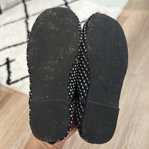 Zara girls studded Mary Jane Shoes - Picture 6 of 9